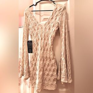 Vintage bebe Bell Sleeve Body Con Dress